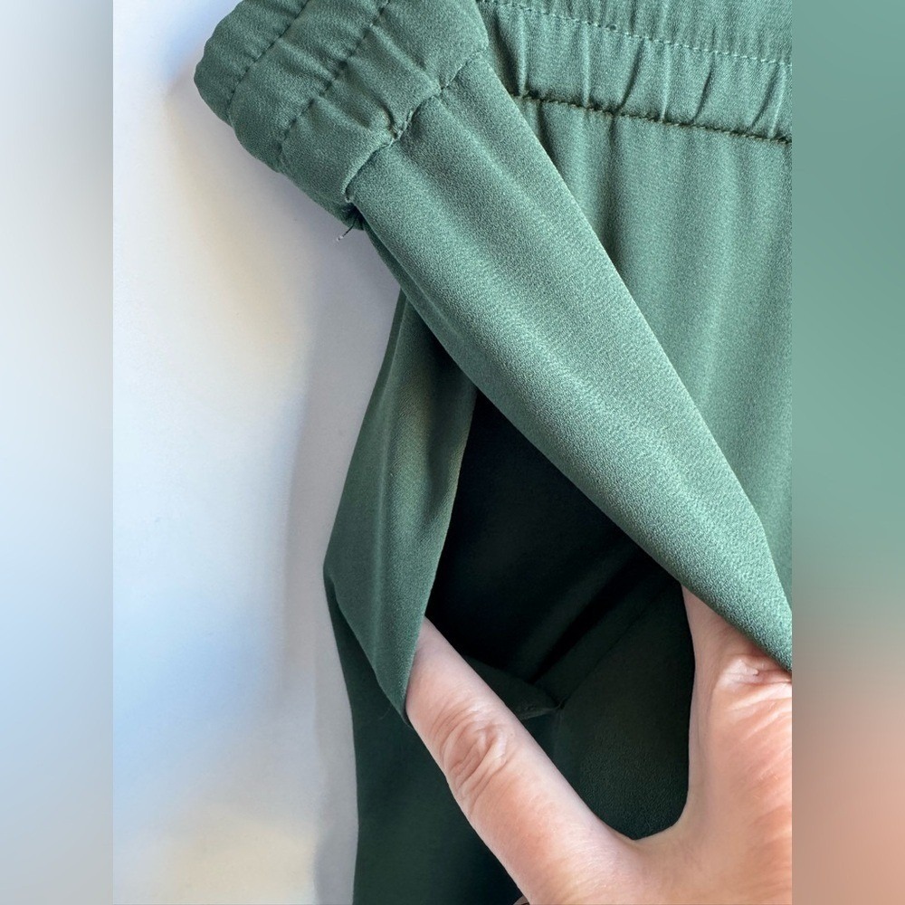 Aritzia Babaton Green Luiz Cropped Wide Leg Pants Size Medium dress Officecore - Picture 4 of 9